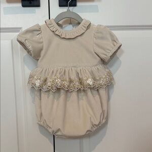 Fiffi & Finn Spanish style velvet cream romper with delicate gold lace 12 months